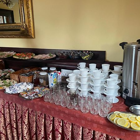 Avista Mielno Hotel Unieście Buitenkant foto