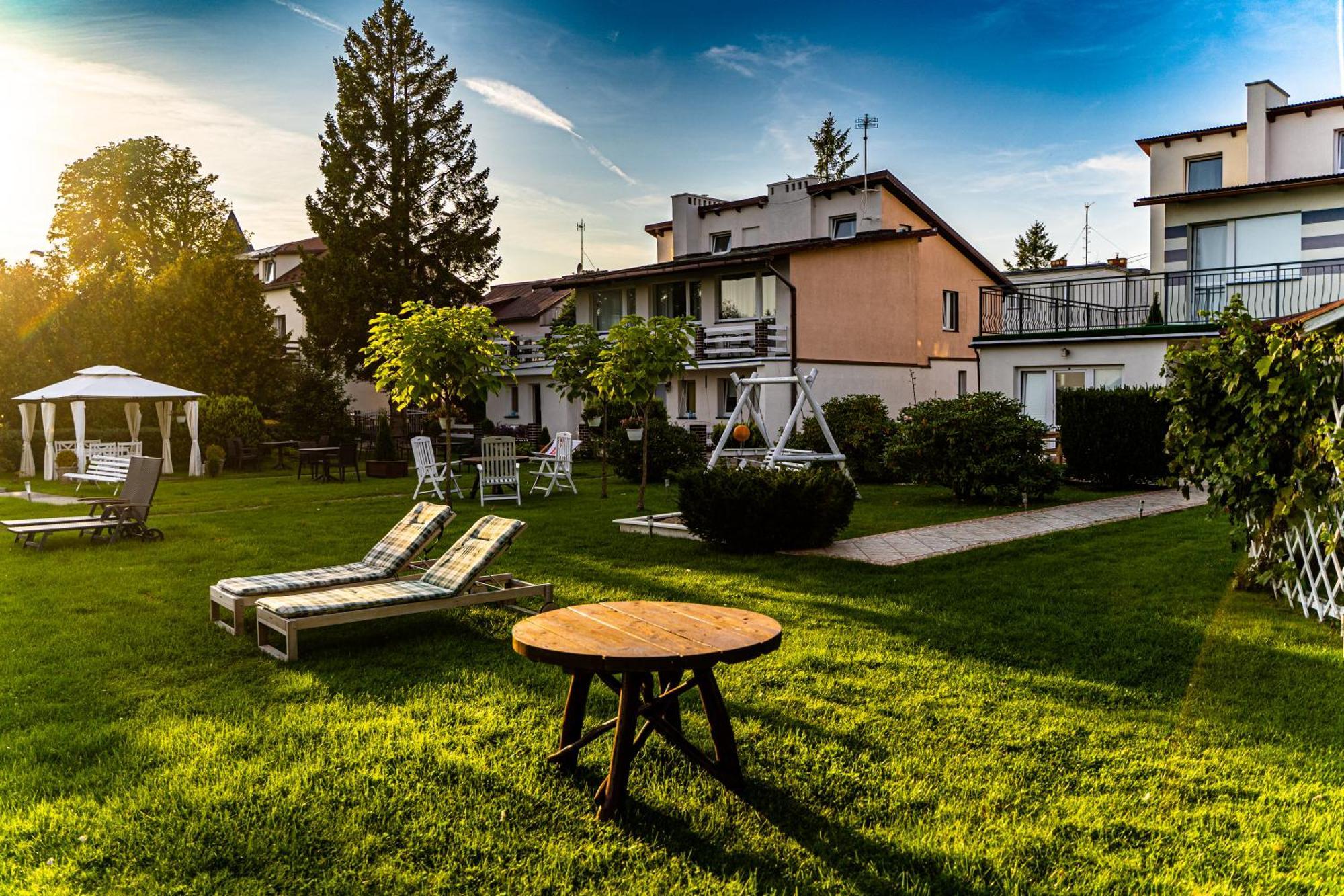 Avista Mielno Hotel Unieście Buitenkant foto