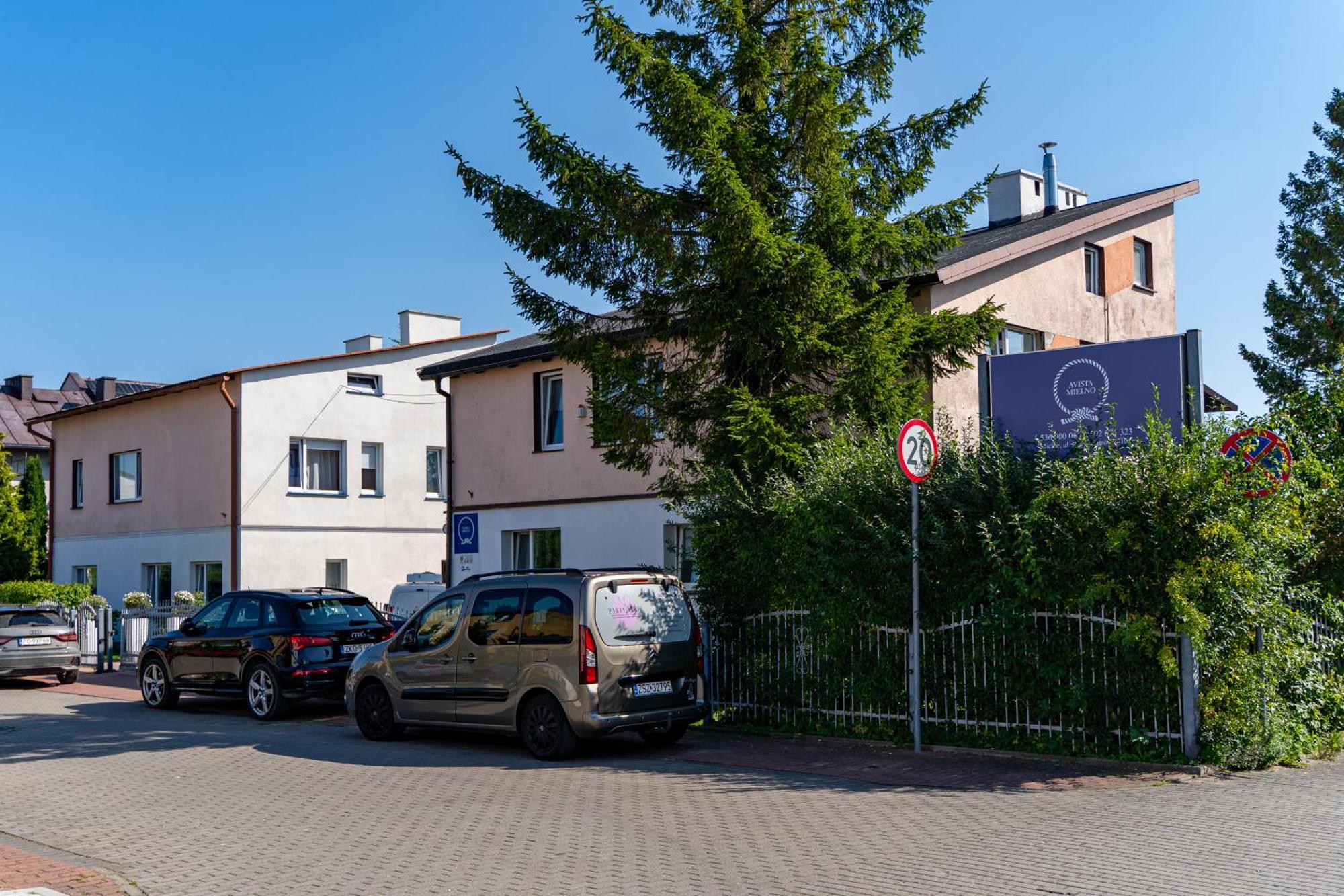Avista Mielno Hotel Unieście Buitenkant foto